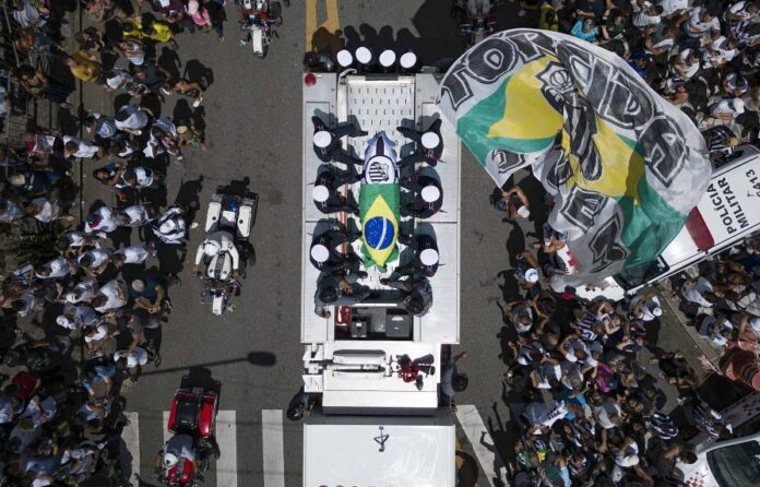 ap23003783562862-7dfadb5f-focus-0-0-895-573