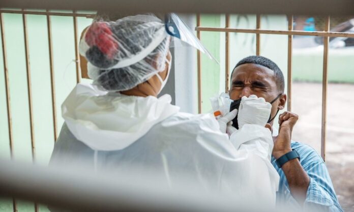 operativo-de-pruebas-de-covid19-en-guachupita-1024x683-1