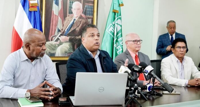 Dirigentes-de-la-Fuerza-del-Pueblo-en-rueda-de-prensa-este-miércoles-8-de-febrero-2023. (1)