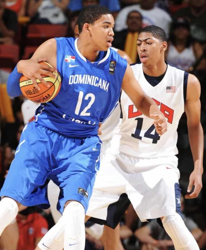 karl-anthony-towns-defendido-por-anthony-davis-80aaf07c-focus-min0.01-0.71-895-573