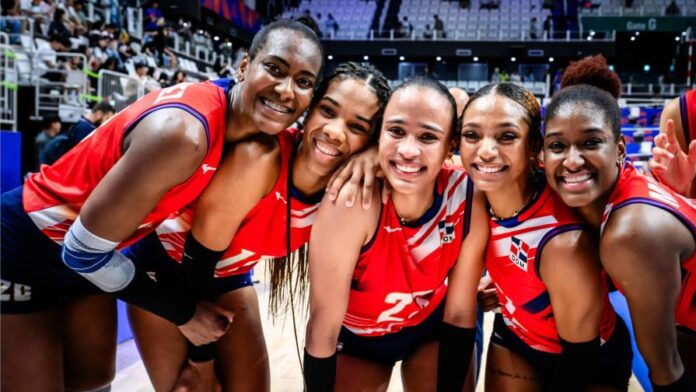 seleccion-de-voleibol-luego-de-vencer-a-serbia-en-vnl-2021-1.7.2023-focus-0.07-0.32-896-504