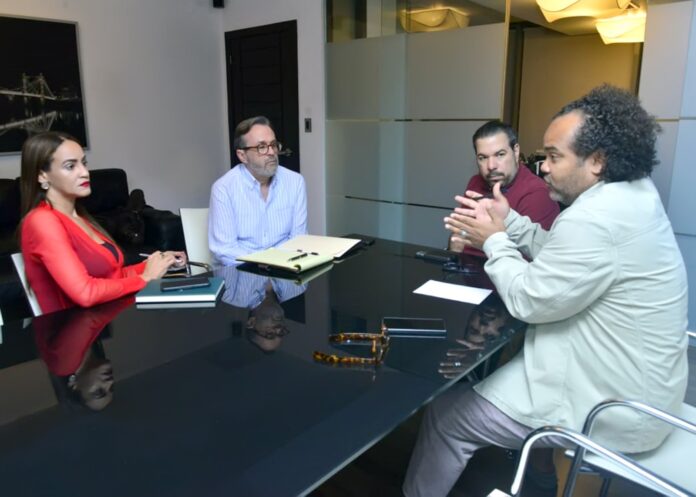 Wanda Sánchez, Guillermo Cordero , César Suárez Jr. y Alberto Zayas