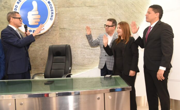 Eddy-Olivares-y-Amado-Diaz-vocero-del-Bloquede-de-Diputados-del-PRM