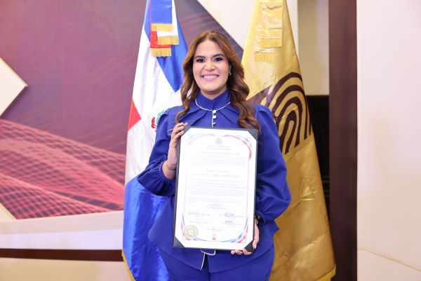Michelle-Ortiz-electa-diputada-al-Parlacen