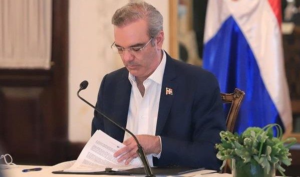 abinader-firma-hoy-las-declaraciones-de-la-sip-sobre-libertad-expresion-2-e1724280341394