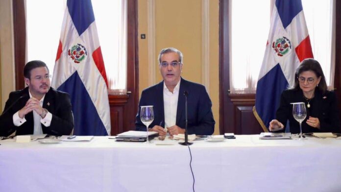 abinader-y-raquel-pena-presentan-meta-rd-2036--focus-0-0-896-504 (1)
