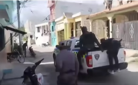 Policias-de-La-Romana-en-accion-
