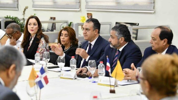 jce-presenta-a-sociedad-de-diarios-proyecto-de-nueva-cedula-focus-0-0-896-504