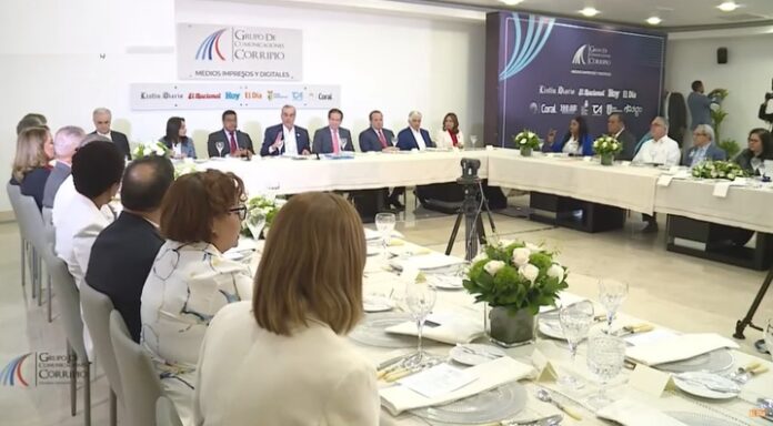 Presidente-dominicano-en-el-almuerzo-del-Grupo-Corripio