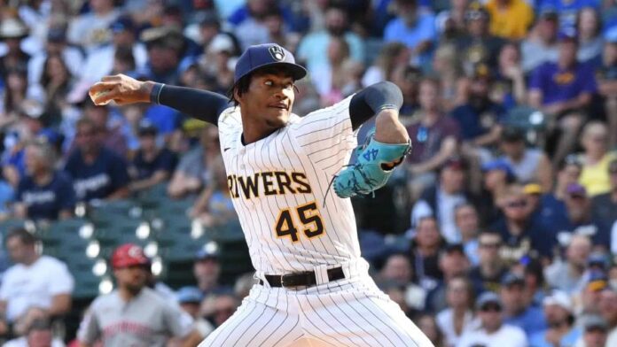 abner-uribe-salva-en-triunfo-de-cerveceros-ante-piratas-08ee903f-focus-min0.11-0.57-896-504