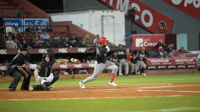 leones-del-escogido-regresan-para-vencer-a-los-gigantes-63431b09-focus-0-0-896-504