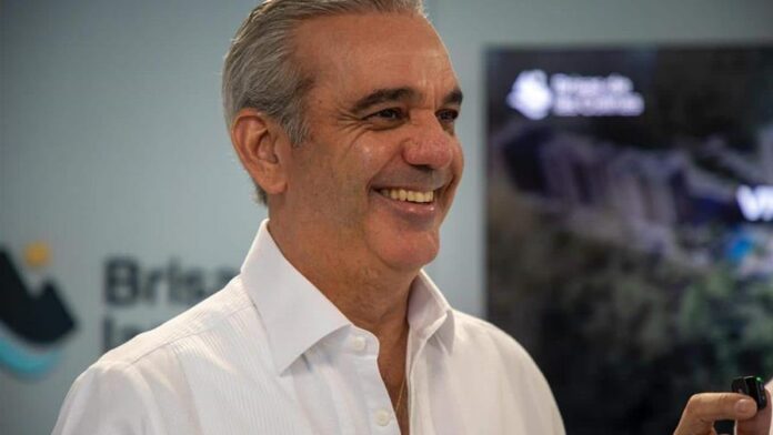 abinader-sostendra-reuniones-con-trump-y-macron-1634e52e-focus-0-0-896-504