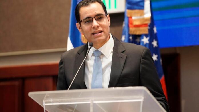 el-ministro-de-economia-planificacion-y-desarrollo-juan-ariel-jimenez-en-el-taller-de-reunion-de-donantes_12772566_20191206115103-focus-0-0-896-504