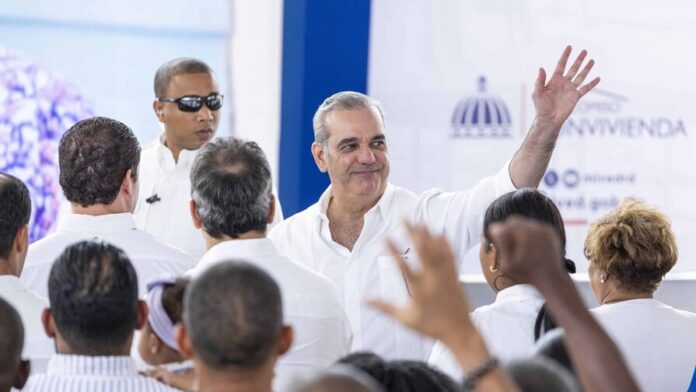luis-abinader-cercania-y-apoyo-al-sector-privado-en-la-presidencia-09417be6-focus-min0.02-0.26-896-504