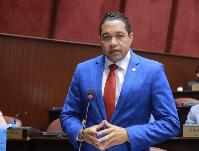 DIPUTADO-RAFELIN-PEREZ
