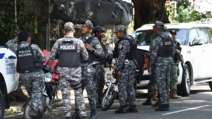 la-reforma-policial-prohibe-revisar-genitales-y-elimina-rango-de-raso-7511c648-focus-0-0-896-504