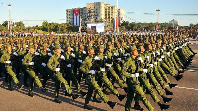 96522882_militares