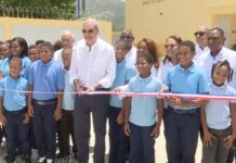 SAN JUAN: Presidente inaugura un liceo en San Juan, encabeza graduación