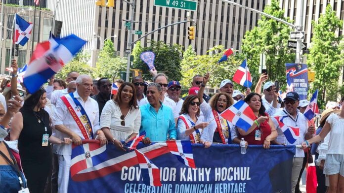comunidad-dominicana-en-nueva-york-celebra-desfile-nacional-e745308b-focus-0-0-896-504