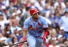 Los Cardenales frenan una racha de cinco derrotas, y Joshua Báez aporta su primer doble en MLB
