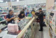 SANTIAGO: Ocupan miles de mercancías en negocios chinos