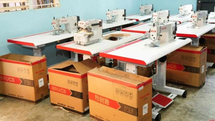 dasac-entrega-maquinas-de-coser-en-san-cristobal-111c5653-focus-0-0-896-504