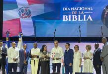 Presidente Abinader encabeza celebración del Día Nacional de la Biblia ante cientos de fieles