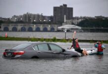MEXICO: Huracán Polo avanza a costas con gran oleaje y lluvias