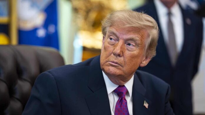trump-sentado-efe-3b2f9913f7c50715f3acb9d853dbdc37d020039dw-ce8c4aee-focus-0-0-896-504