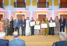 SANTIAGO DE LOS CABALLEROS: Premian a cuatro artistas en el 29 Concurso E. León Jimenes