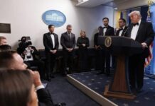 Juez extiende suspensión veto Trump a medios a la Casa Blanca