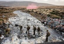 Reino Unido refuerza ejercicio militar en reconquista Malvinas