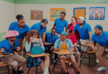 «La Pública»: Los Novel Poppys dan clases en el humor dominicano