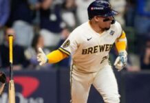 Cerveceros arrancan con triunfo sobre Rays en la Serie Mundial
