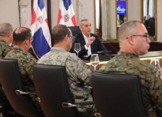 Advierte no permitirá bandas haitianas a 20 kms. de frontera