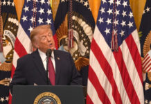 Trump pierde apoyo entre los votantes latinos a un mes de las elecciones legislativas, según sondeo